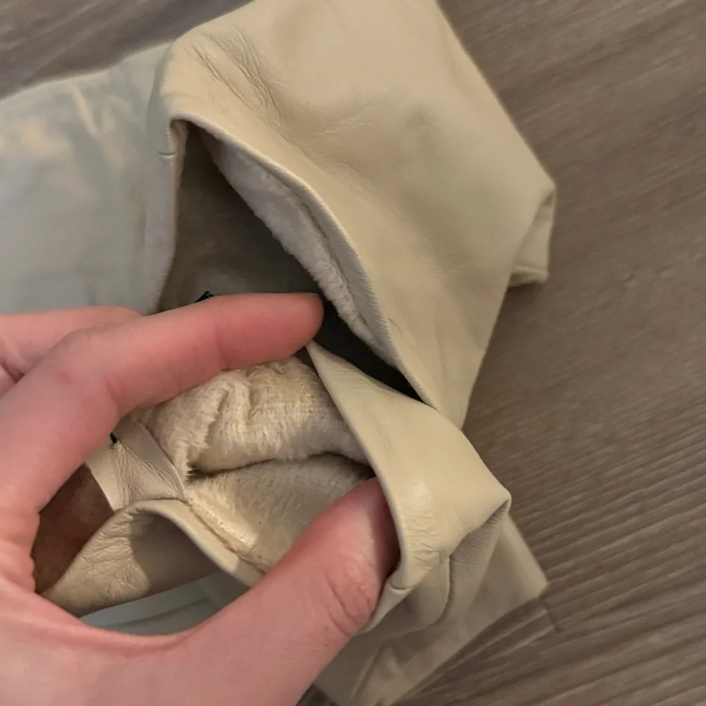 NWT Beige leather elbow length fleece lined gloves
